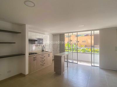 Apartamento de 3 alcobas en venta en San Jose, Sabaneta, 70 m² · foto 3 de 11