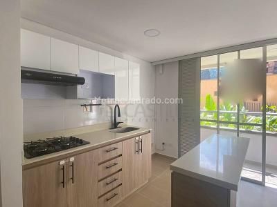 Apartamento de 3 alcobas en venta en San Jose, Sabaneta, 70 m² · foto 4 de 11