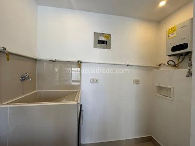 Apartamento de 3 alcobas en venta en Rodeo Alto, Medellín, 53 m² · foto 4 de 8