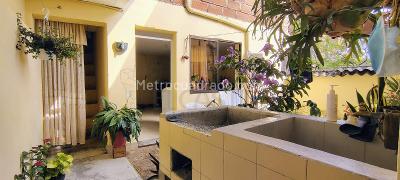 Casa de 5 alcobas en venta en Manrique Central, Medellín, 309 m² · foto 16 de 17