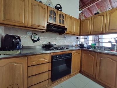 Apartamento en venta en Belen Rosales, Medellín · foto 3 de 16