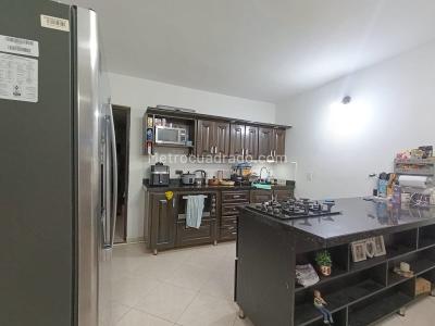 Casa de 5 alcobas en venta en Belen San Bernardo, Medellín, 362 m² · foto 12 de 18