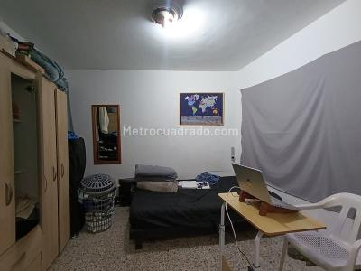Casa de 5 alcobas en venta en Belen San Bernardo, Medellín, 362 m² · foto 13 de 18