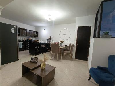 Casa de 5 alcobas en venta en Belen San Bernardo, Medellín, 362 m² · foto 3 de 18