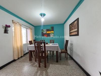 Casa de 5 alcobas en venta en Belen San Bernardo, Medellín, 362 m² · foto 5 de 18