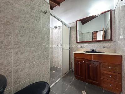 Casa de 3 alcobas en venta en Belen Miravalle, Medellín, 156 m² · foto 10 de 13