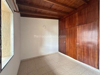 Casa de 3 alcobas en venta en Belen Miravalle, Medellín, 156 m² · foto 11 de 13