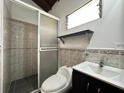 Casa de 3 alcobas en venta en Belen Miravalle, Medellín, 156 m² · foto 9 de 13