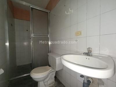Apartamento de 3 alcobas en venta en Robledo Kenedy, Medellín, 68 m² · foto 6 de 8