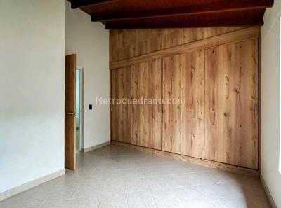Casa de 3 alcobas en venta en La Mota, Medellín, 85 m² · foto 5 de 10