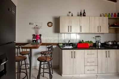Apartamento de 2 alcobas en venta en Belen Porvenir, Medellín, 80 m² · foto 3 de 7