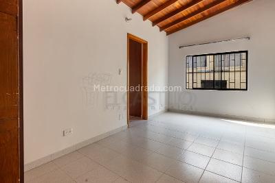 Casa de 5 alcobas en venta en Belen La Nubia, Medellín, 130 m² · foto 2 de 13