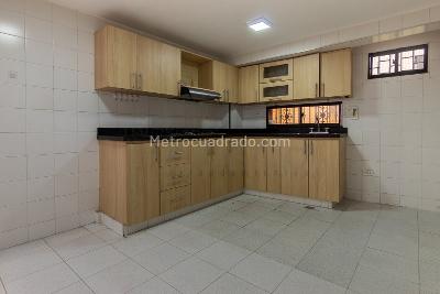 Casa de 5 alcobas en venta en Belen La Nubia, Medellín, 130 m² · foto 3 de 13
