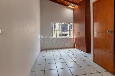 Casa de 5 alcobas en venta en Belen La Nubia, Medellín, 130 m² · foto 8 de 13