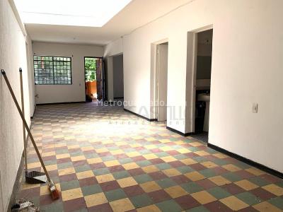 Casa de 5 alcobas en venta en Belen Los Alpes, Medellín, 344 m² · foto 2 de 20