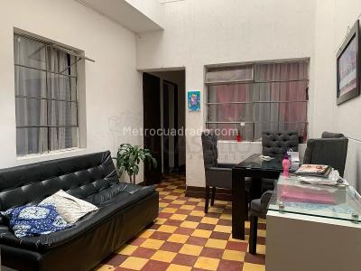 Casa de 5 alcobas en venta en Belen Los Alpes, Medellín, 344 m² · foto 3 de 20