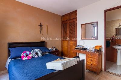 Casa de 4 alcobas en venta en La Castellana, Medellín, 242 m² · foto 12 de 20