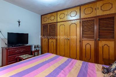 Casa de 4 alcobas en venta en La Castellana, Medellín, 242 m² · foto 14 de 20