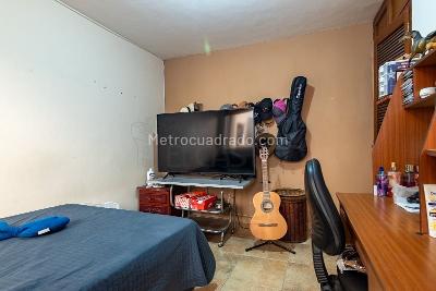 Casa de 4 alcobas en venta en La Castellana, Medellín, 242 m² · foto 16 de 20