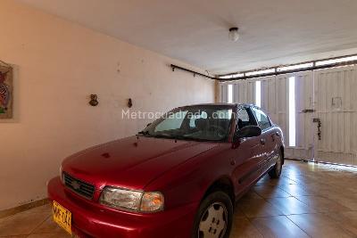 Casa de 4 alcobas en venta en La Castellana, Medellín, 242 m² · foto 4 de 20