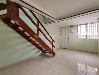 Casa de 4 alcobas en venta en Belen Las Mercedes, Medellín, 115 m² · foto 2 de 16