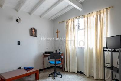 Apartamento en venta en La Almeria, Medellín · foto 12 de 20
