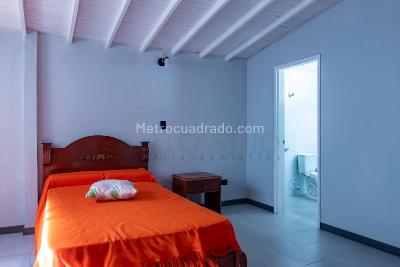 Apartamento en venta en La Almeria, Medellín · foto 8 de 20