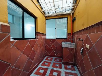 Apartamento de 2 alcobas en venta en La Floresta, Medellín, 50 m² · foto 9 de 9
