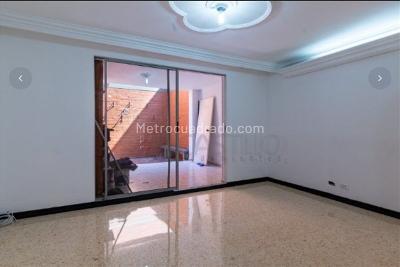 Casa de 4 alcobas en venta en La Mota, Medellín, 180 m² · foto 2 de 11