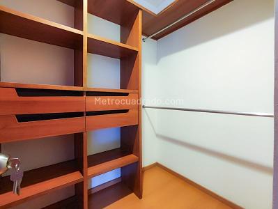 Apartamento de 2 alcobas en arriendo en El Poblado, Medellín, 120 m² · foto 11 de 16
