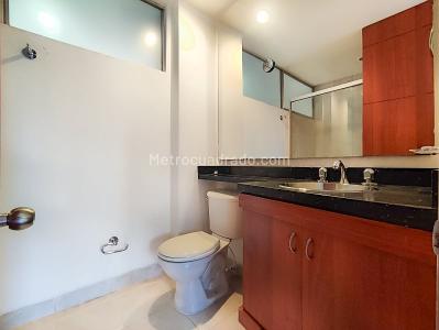 Apartamento de 2 alcobas en arriendo en El Poblado, Medellín, 120 m² · foto 14 de 16