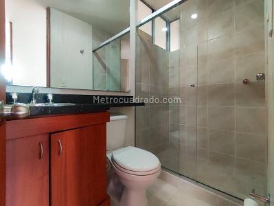 Apartamento de 2 alcobas en arriendo en El Poblado, Medellín, 120 m² · foto 15 de 16