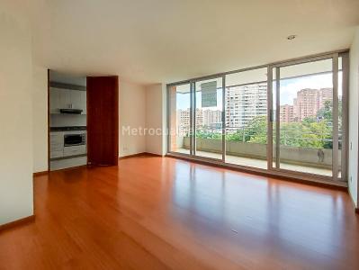 Apartamento de 2 alcobas en arriendo en El Poblado, Medellín, 120 m² · foto 4 de 16