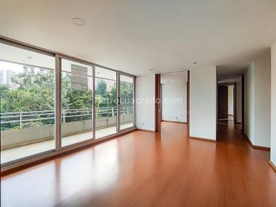 Apartamento de 2 alcobas en arriendo en El Poblado, Medellín, 120 m² · foto 5 de 16