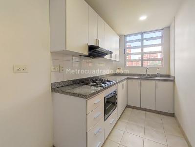 Apartamento de 2 alcobas en arriendo en El Poblado, Medellín, 120 m² · foto 6 de 16