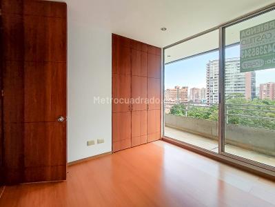 Apartamento de 2 alcobas en arriendo en El Poblado, Medellín, 120 m² · foto 9 de 16