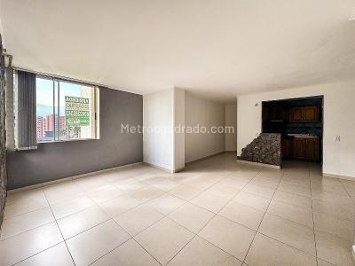 Apartamento de 2 alcobas en arriendo en Loma De Los Bernal, Medellín, 75 m² · foto 3 de 9