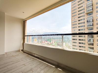 Apartamento de 2 alcobas en arriendo en Castropol, Medellín, 105 m² · foto 3 de 15