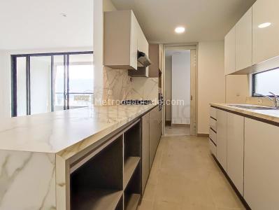 Apartamento de 2 alcobas en arriendo en Castropol, Medellín, 105 m² · foto 7 de 15