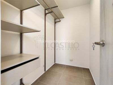 Apartamento de 2 alcobas en arriendo en Castropol, Medellín, 105 m² · foto 9 de 15