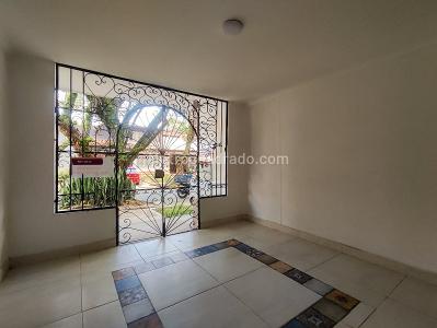 Casa de 3 alcobas en arriendo en Belen La Palma, Medellín, 160 m² · foto 2 de 15