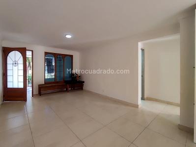 Casa de 3 alcobas en arriendo en Belen La Palma, Medellín, 160 m² · foto 4 de 15