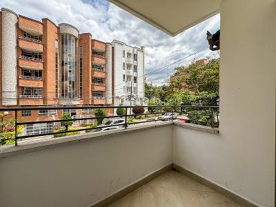 Apartamento en arriendo en Laureles Nogal, Medellín · foto 3 de 20