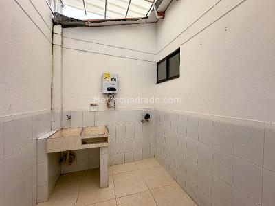 Apartamento de 2 alcobas en arriendo en Las Acacias, Medellín, 80 m² · foto 6 de 7