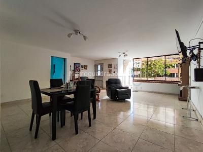 Apartamento de 4 alcobas en arriendo en Florida Nueva, Medellín, 130 m² · foto 2 de 11