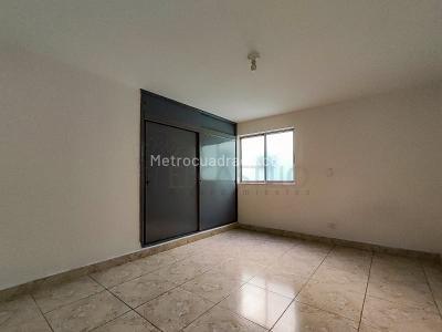Apartamento de 4 alcobas en arriendo en Florida Nueva, Medellín, 130 m² · foto 4 de 11