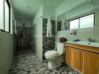 Apartamento de 4 alcobas en arriendo en Florida Nueva, Medellín, 130 m² · foto 6 de 11