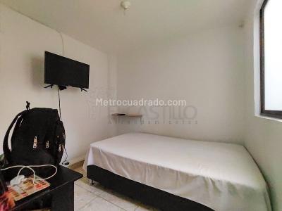 Apartamento de 4 alcobas en arriendo en Florida Nueva, Medellín, 130 m² · foto 8 de 11