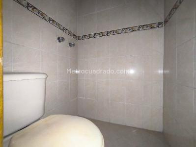 Apartamento de 4 alcobas en arriendo en El Velodromo, Medellín, 120 m² · foto 12 de 16