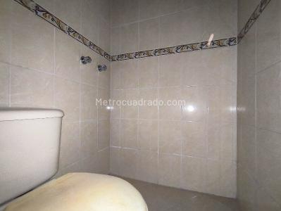 Apartamento de 4 alcobas en arriendo en El Velodromo, Medellín, 120 m² · foto 13 de 16